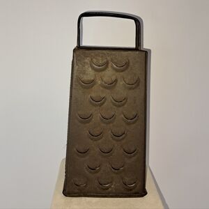 Vintage/Primitive NESCO PERFECTION Metal Box Type Cheese Grater Shredder